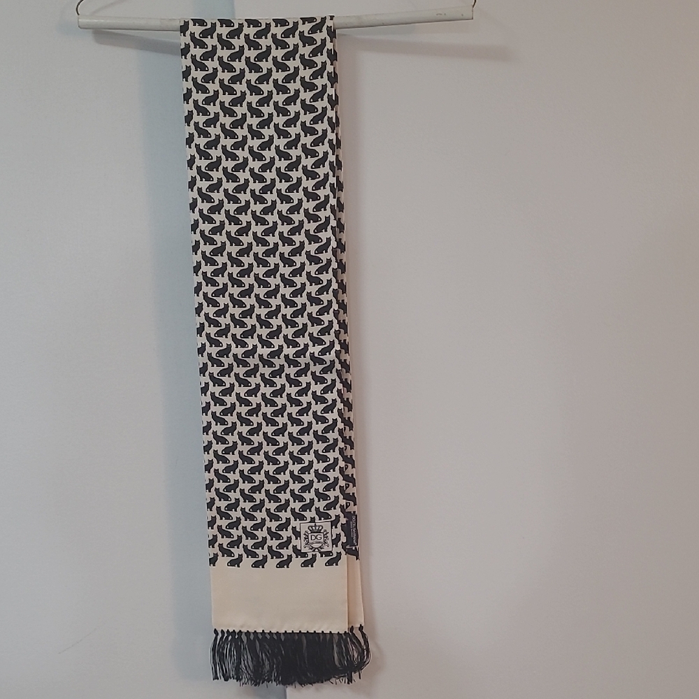 Dolce & Gabbana Black and Cream Scarf